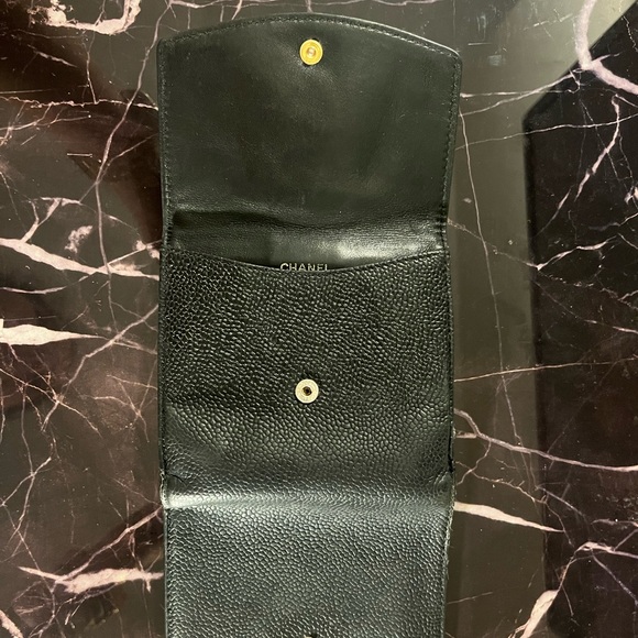 $950 CHANEL Black Caviar-Leather Wallet - Picture 7 of 14